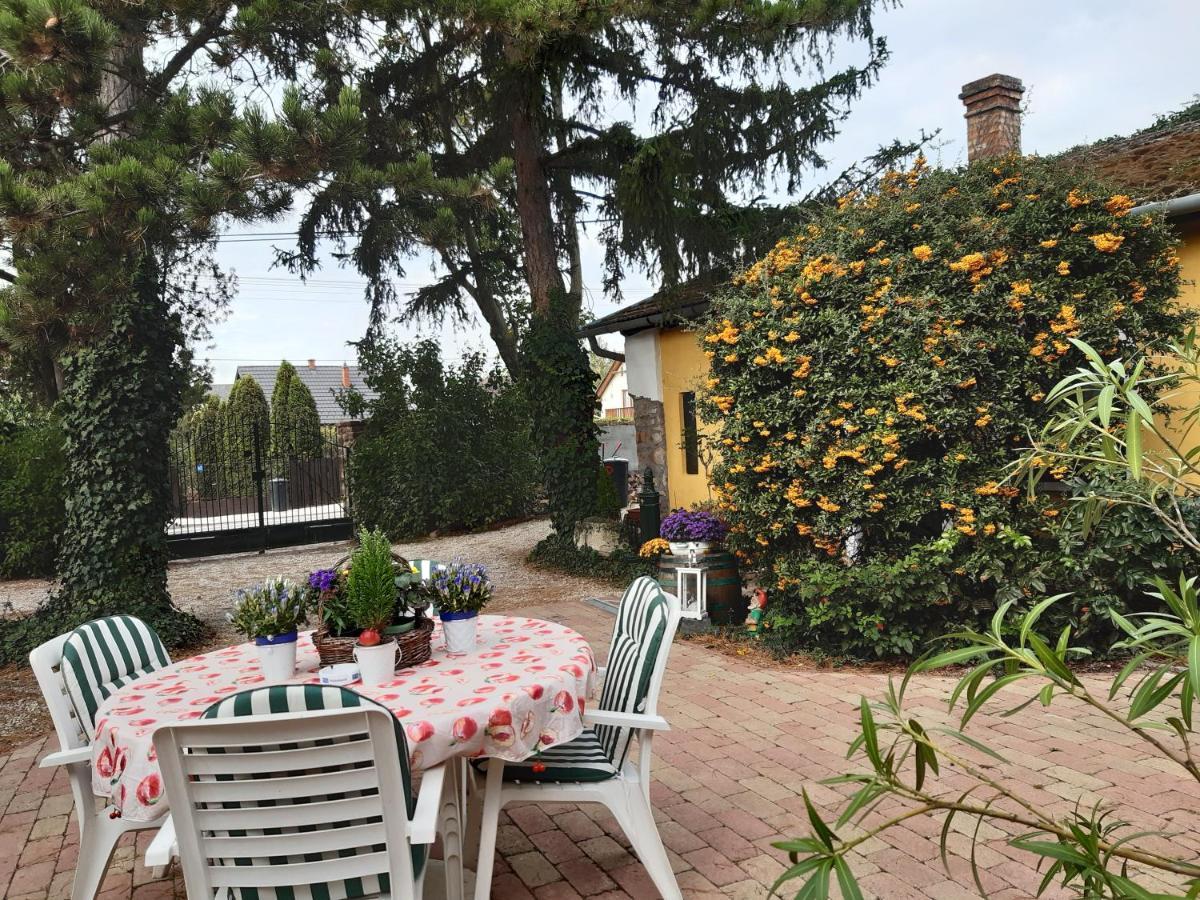 Villa-Magdi Vendeghaz Révfülöp Екстериор снимка