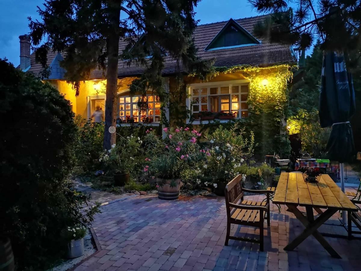 Villa-Magdi Vendeghaz Révfülöp Екстериор снимка