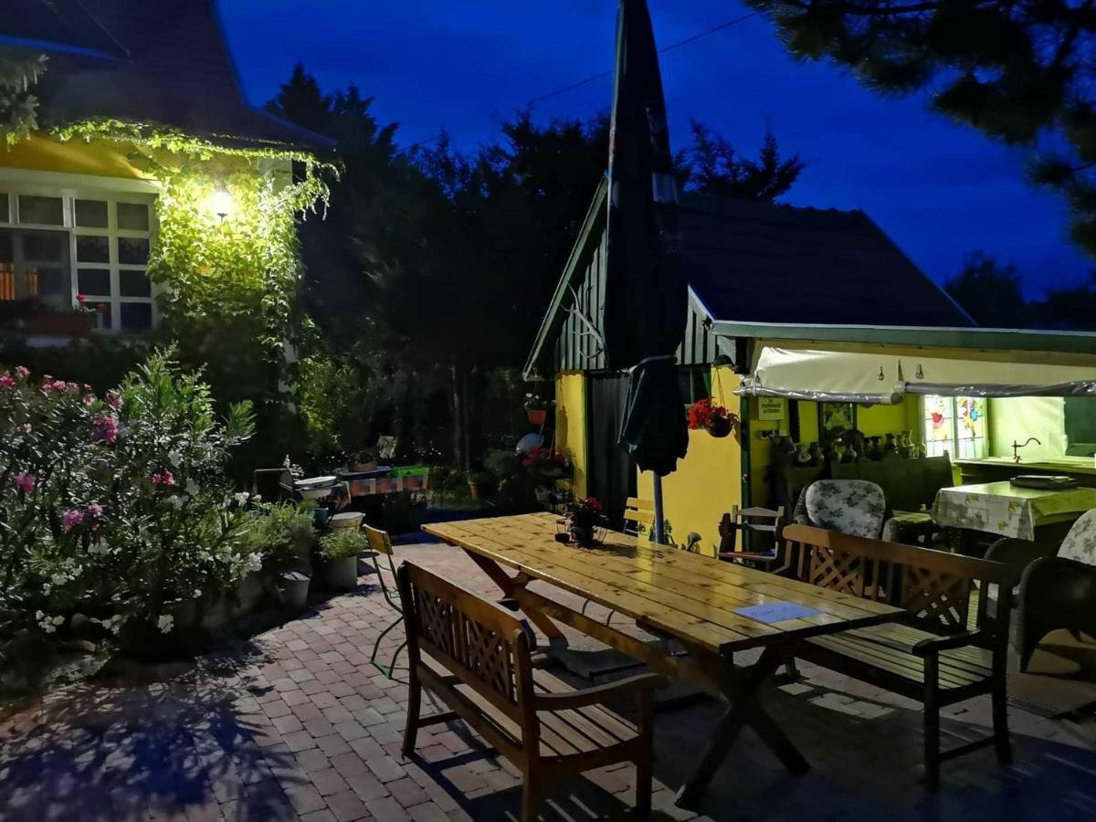 Villa-Magdi Vendeghaz Révfülöp Екстериор снимка